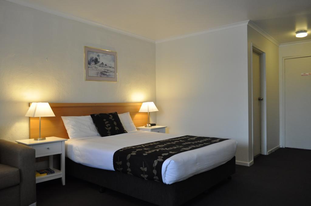 Burvale Motor Motel 3*